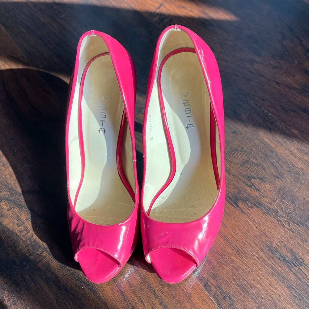 Pink heels ๐ - Picture 2 of 4